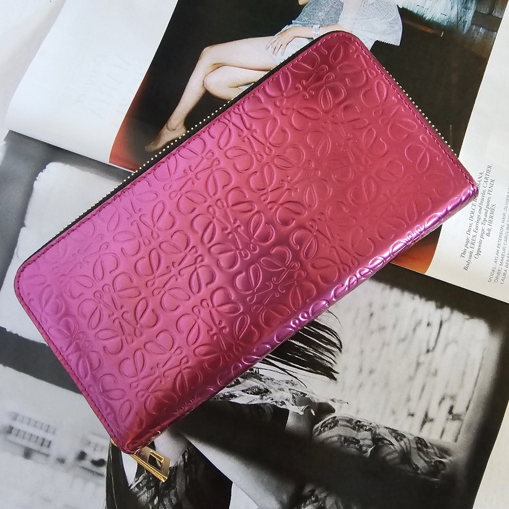 Loewe Authentic Pink Anagram Zip Around Wallet in Patent Leather EUC  💘
